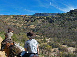 randonnée à cheval france provence-alpes les villages de haute-provence