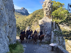 randonnée à cheval france provence-alpes les baronnies provençales